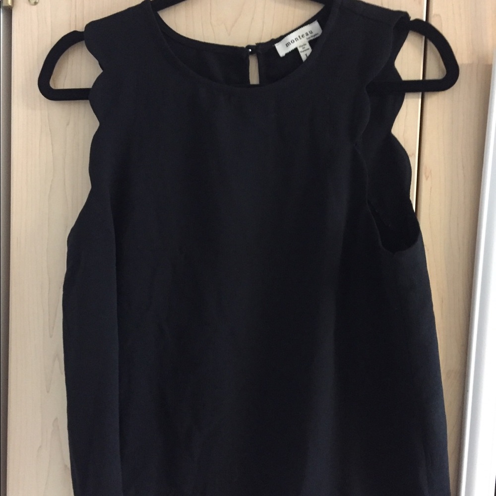 Cute Tank Top with Scalloped Sleeves